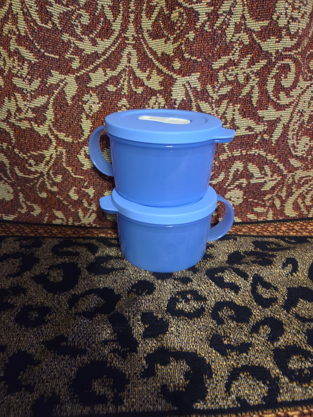 Tupperware Microwaveable Soup Bowls with Secure Lids
